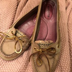 Brown and gold Sperry Topsiders! 🚣‍♀️ 🚢